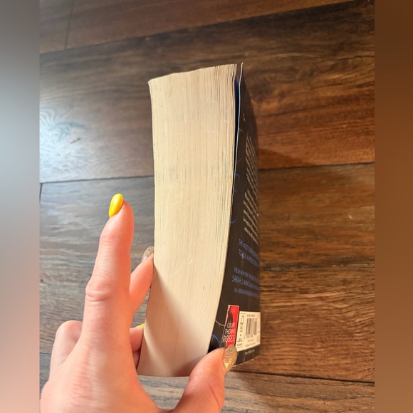 A Court of Mist and Fury Book - Sarah J. Maas - Picture 5 of 5